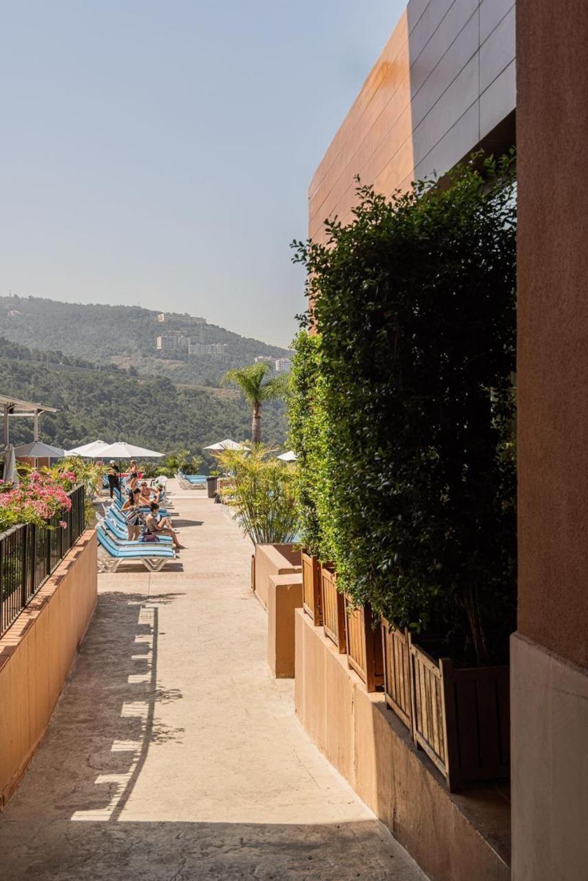 Country & 4* Beirut